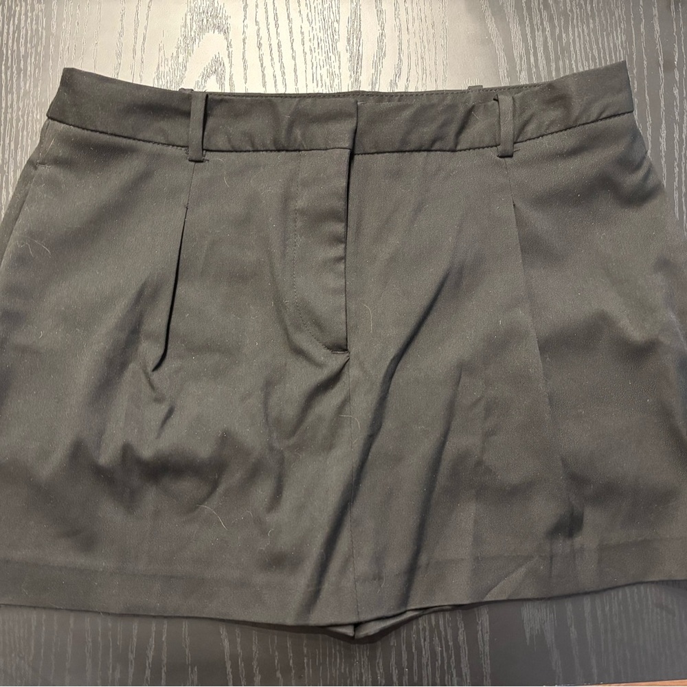 Zara low rise skort